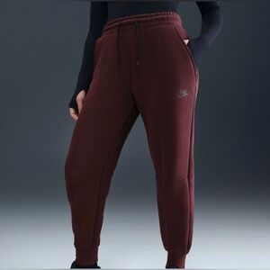 NWT Nike Sportswear Tech Fleece Mid-Rise Joggers Women’s X Small FB8330-652 XS
